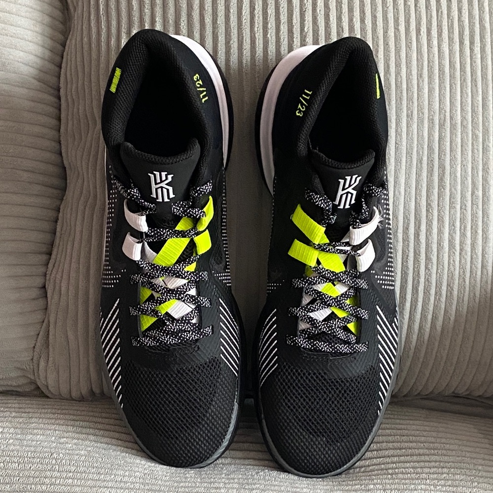 Men's Black and Neon Green Athletic Shoes